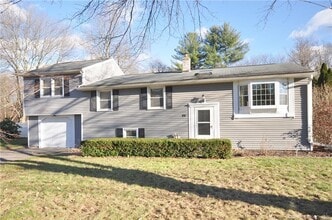 Building Photo - 44 Simsbury Manor Dr