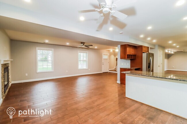 Foto del edificio - 1202 Addison Court, Waldorf, MD, 20602