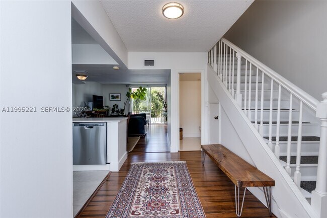 Foto del edificio - 1651 NE 115th St