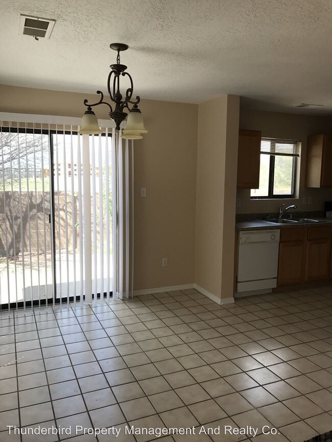 Foto del edificio - 6505 La Habra Ln NE