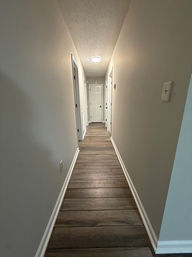 Building Photo - 307 Courtney Dr