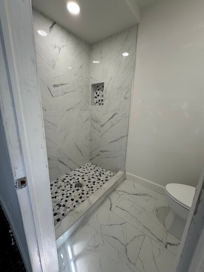 Foto del edificio - 619 S Bradfield Ave