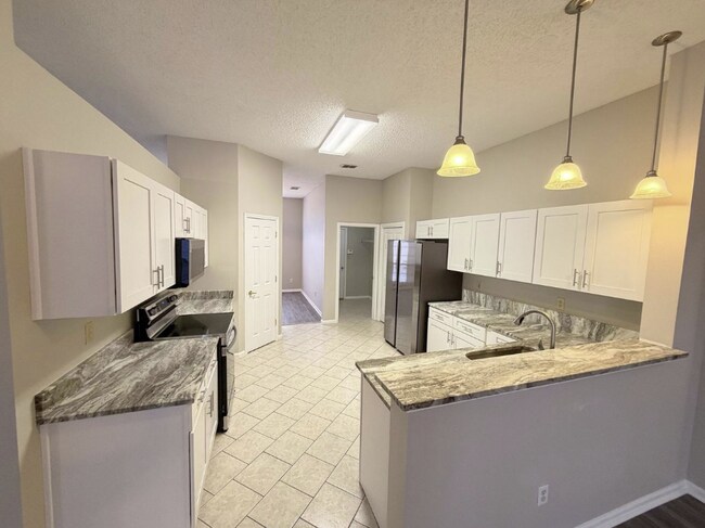 Foto del edificio - 1930 Hollington Dr