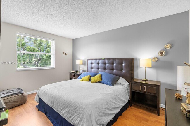 Foto del edificio - 12614 NW 12th Ct