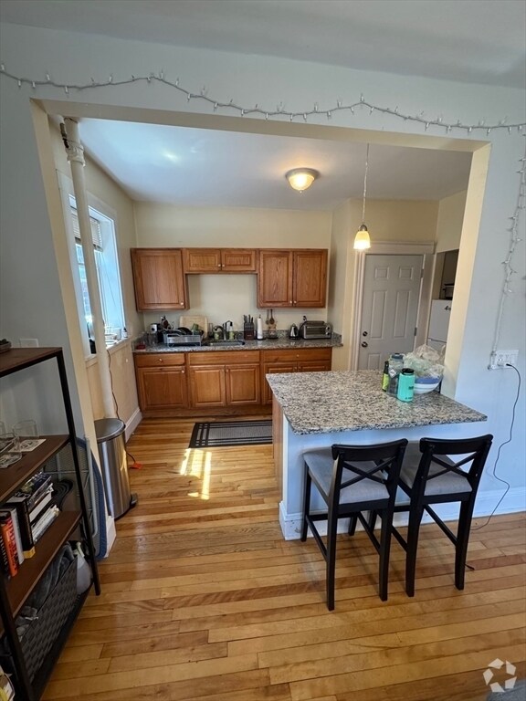 Building Photo - 6 Sherborn Ct