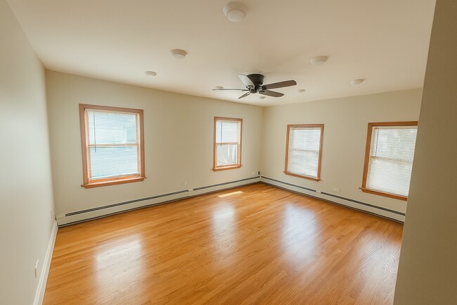 Building Photo - Rare Find! Renovated 3.5-Bed with Office S...