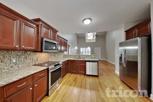 Building Photo - 8820 Cole St