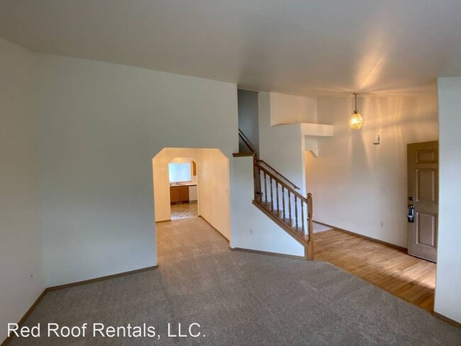 Building Photo - 4 br, 2.5 bath House - 9020 190th St E