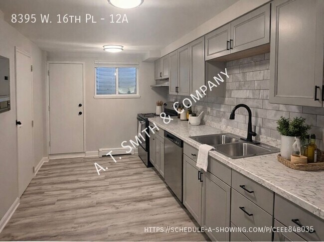 Foto del edificio - 8395 W 16th Pl