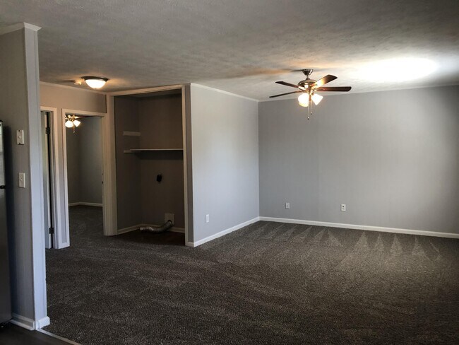 Building Photo - 1465 Sutton Bridge Rd