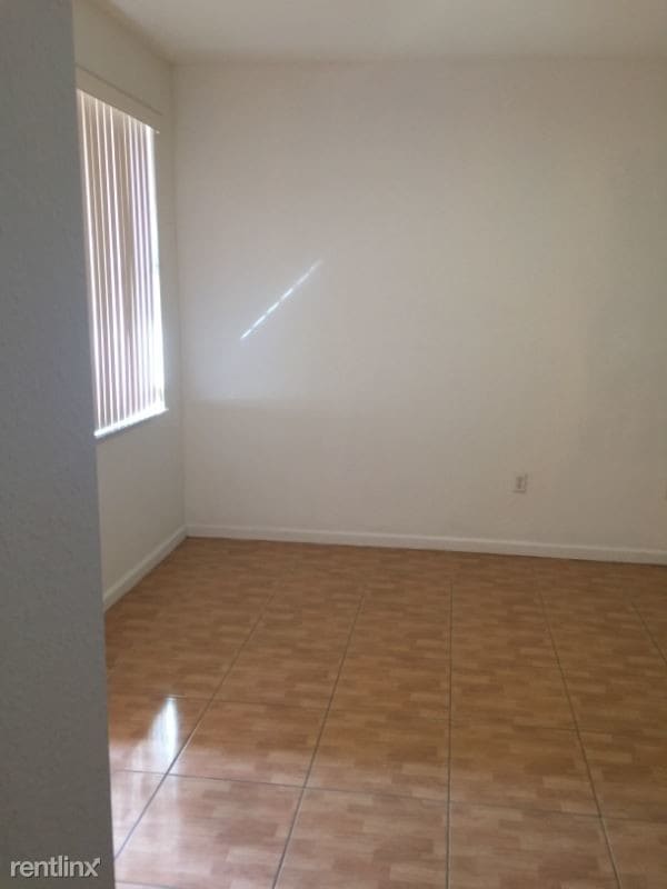Building Photo - 1 br, 1 bath Apartment - 10838 SW 240 ST