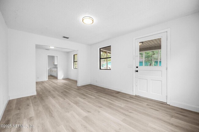 Foto del edificio - 2057 Blair St