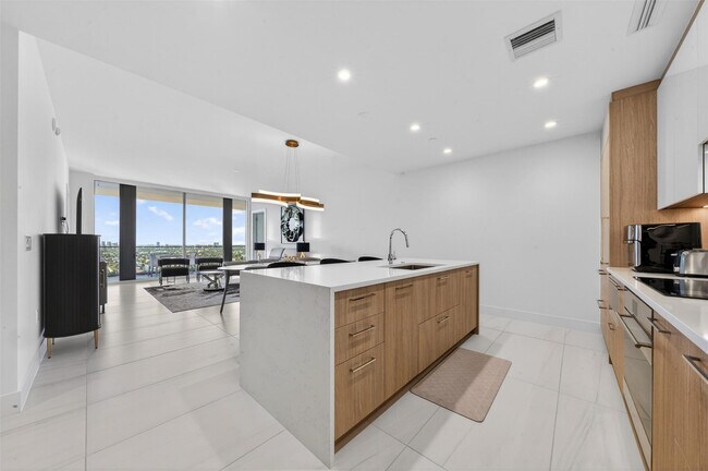 Foto del edificio - 153 N Seabreeze Blvd