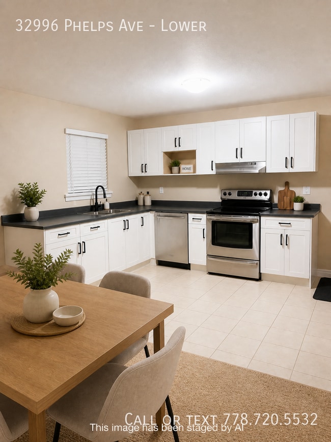 Building Photo - Bright 2 Bed Ground Level Suite