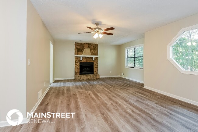 Building Photo - 8050 Sumit Wood Dr NW
