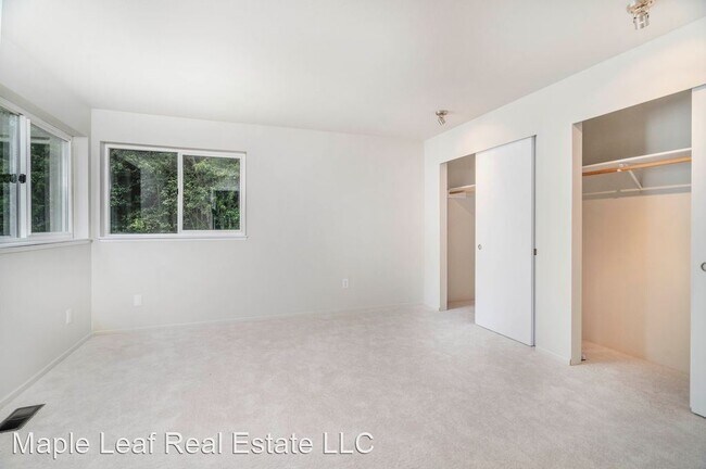 Building Photo - 3 br, 2.5 bath House - 2209 164th Pl SE