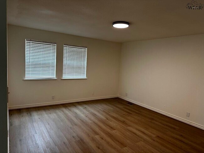 Foto del edificio - 4658 Briarwood Dr