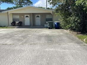 Building Photo - 951 Skylark Dr
