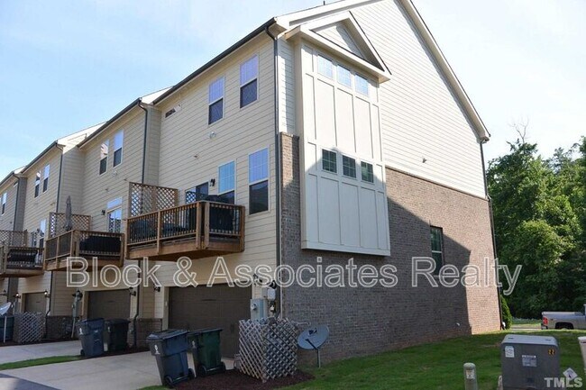 Building Photo - 426 Sawcut Ln