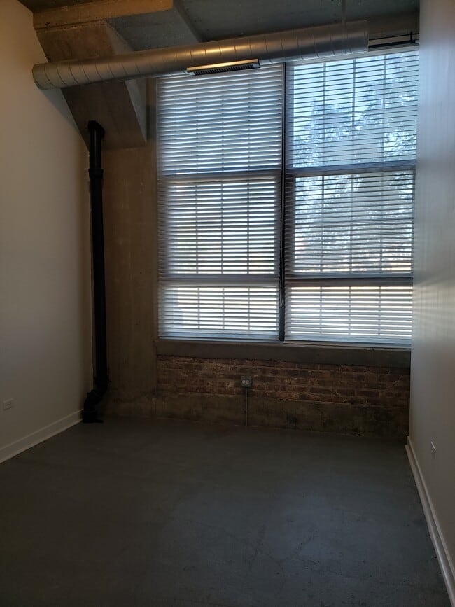 Master Bed - Fits King size bed - 3963 W Belmont Ave