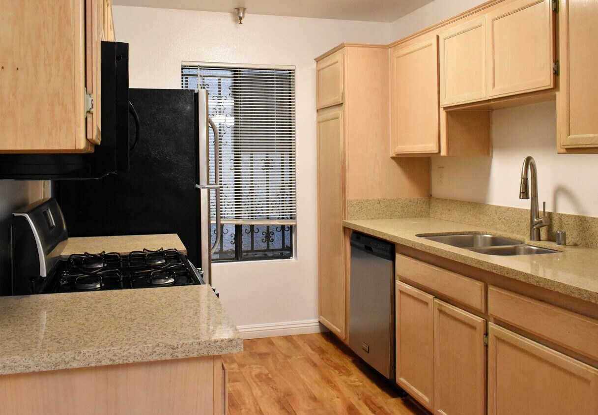 Kitchen - 3291 Sawtelle Blvd