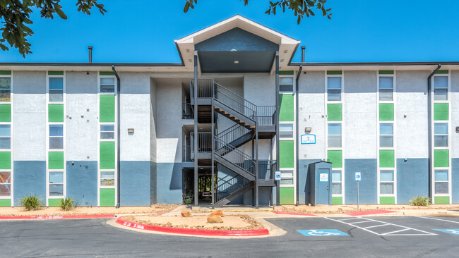 Apartamentos - Exterior - Kingfisher Creek Apartments