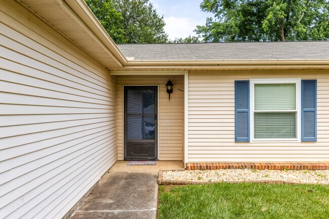 Building Photo - 10485 Plantation Bridge Dr