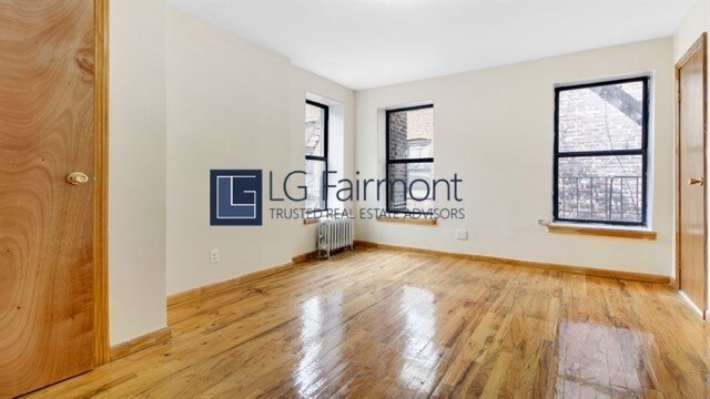 Building Photo - 858 Lexington Ave