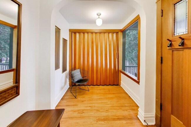 Foto del edificio - 3926 N Ridgeway Ave