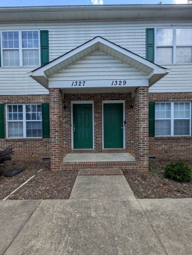 Building Photo - 1327 14th St Dr NE