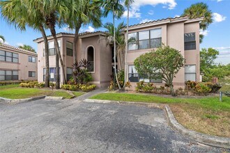 Building Photo - 2926 S University Dr