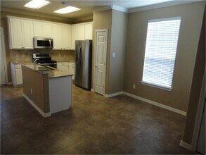 Building Photo - 25254 Finchgrove Ln