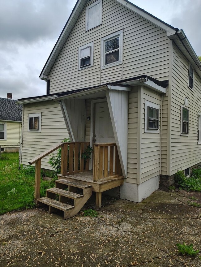 Building Photo - Section 8 Accepted!