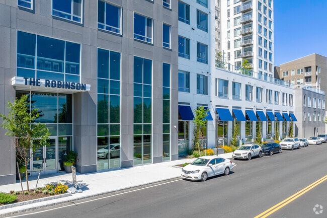 Building Photo - The Robinson