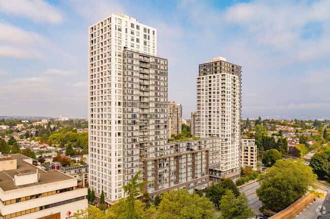 Wall Centre Central Park