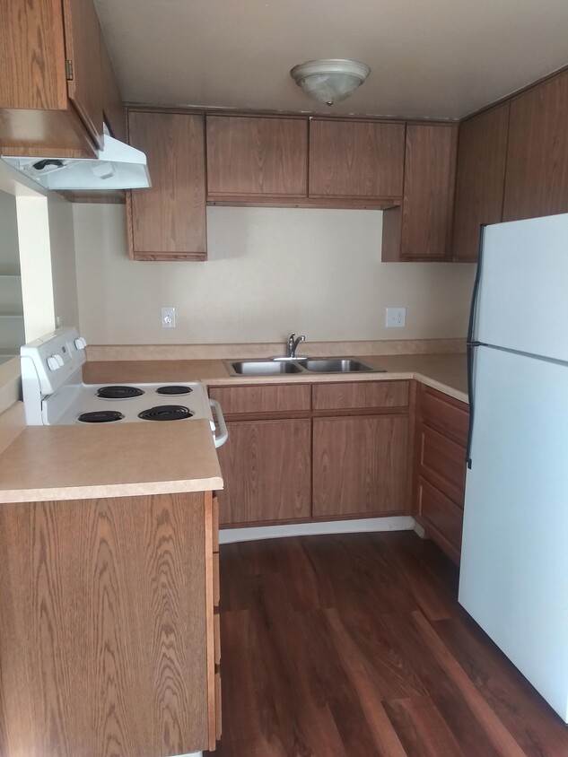 Primary Photo - 2695 Carville Dr