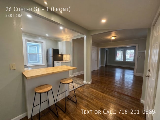 Building Photo - 26 Custer St