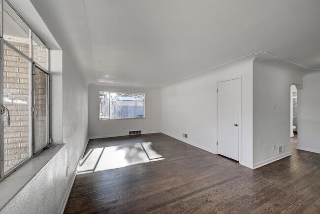 Building Photo - 3573 Leyden St