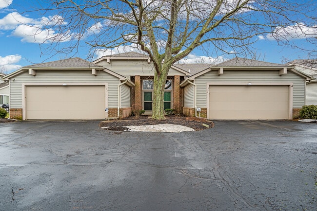 Building Photo - 752 Hilltop Ln