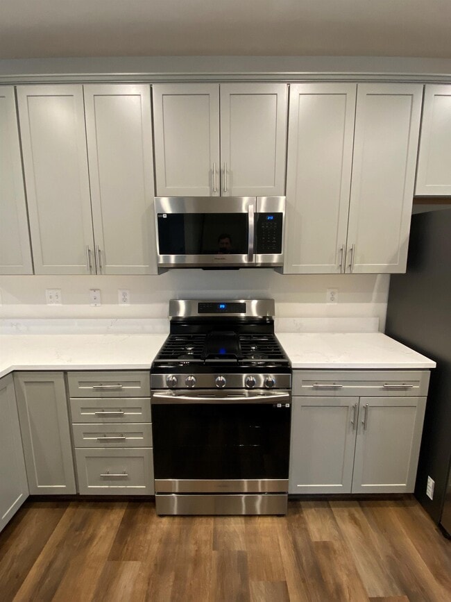 Building Photo - 206 Jenkins Way