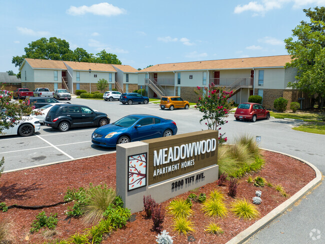 Building - Meadowwood Apartments