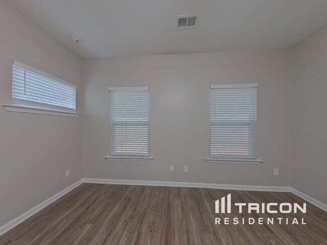 Foto del edificio - 250 Harvest Glen Ln