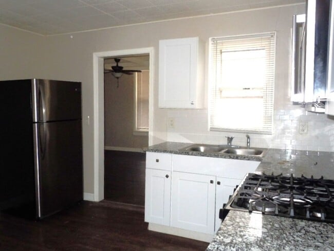 Building Photo - 312 S Fillmore St