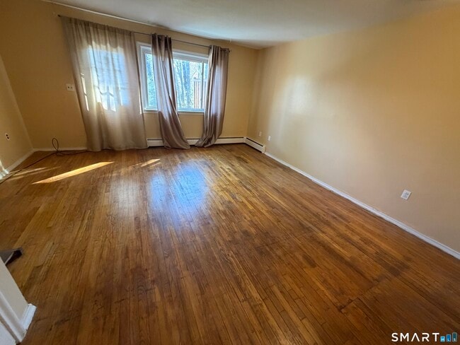 Foto del edificio - 11 Camelot Dr