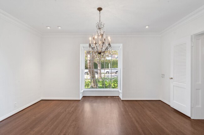 Foto del edificio - 1604 Pandora Ave