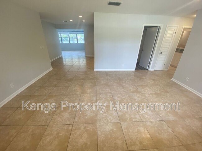 Foto del edificio - 1317 Willow Rd