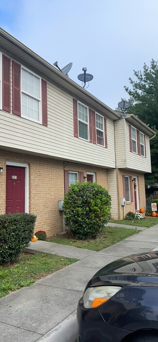 Building Photo - 382 Woodstock Ln