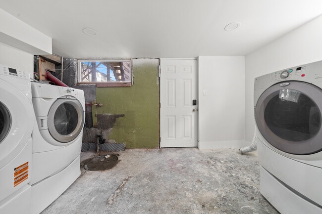 Building Photo - 4716 7th Ave NE