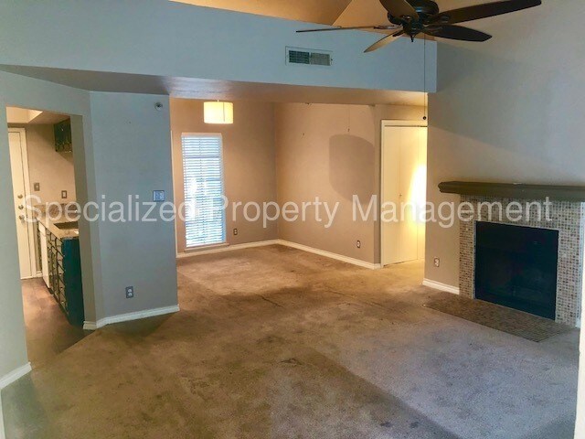 Building Photo - 3105 San Jacinto St