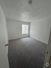 Building Photo - 1537 Delucchi Ln